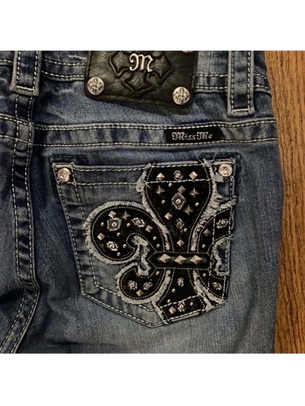 Gorgeous Vintage Miss Me Mid-Rise Skinny Jeans Fleur-de-Lis Pockets 31”Inseam